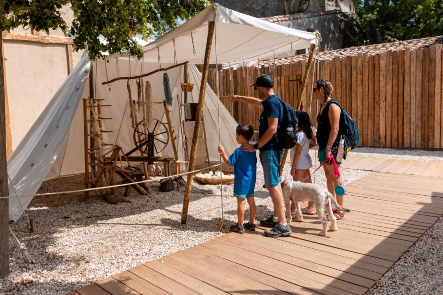 Tout Confort ! Centre-Ville, Climatisation, Parking, Wifi, Calme, Tv Carcassonne Exterior photo