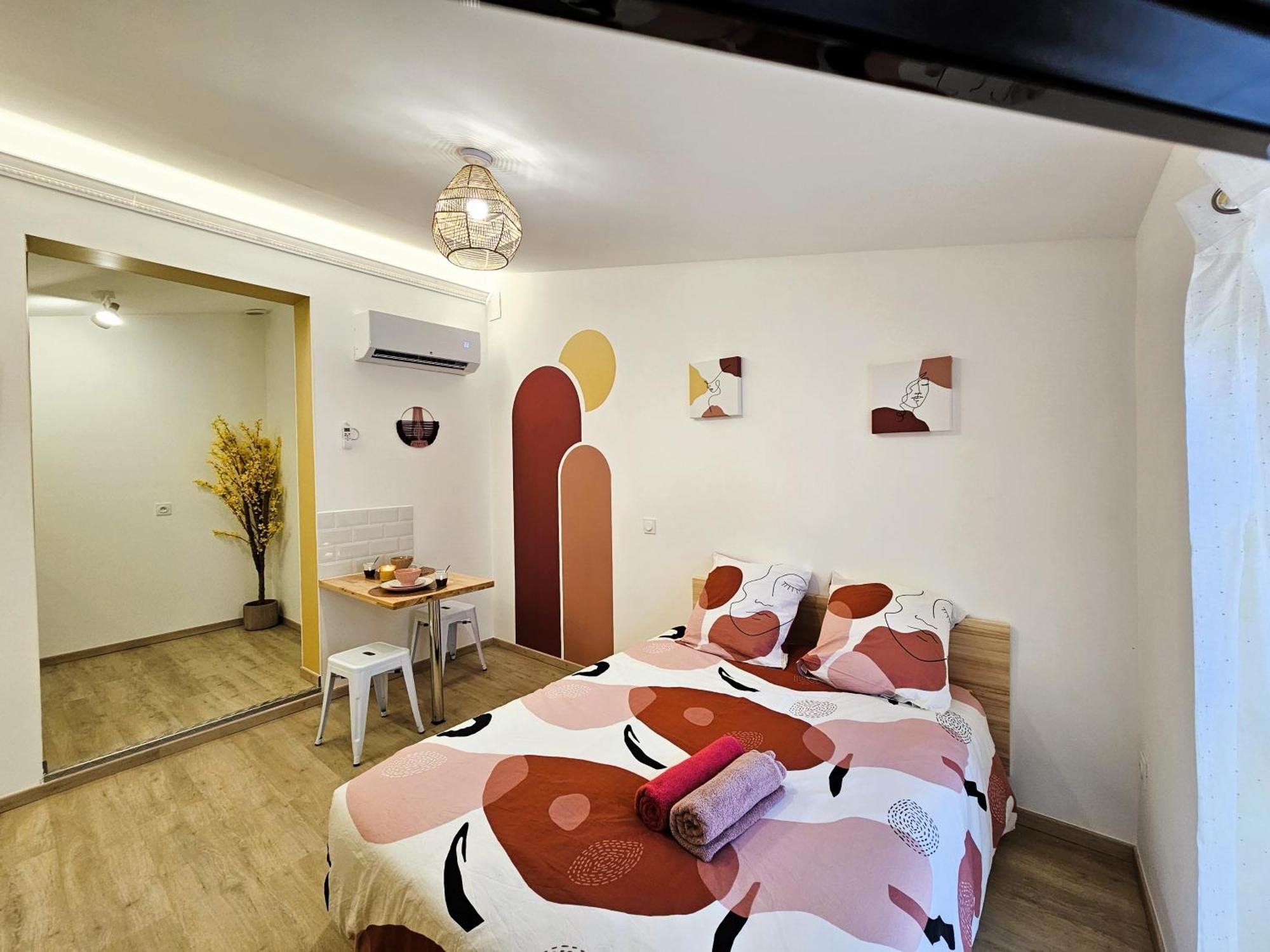 Tout Confort ! Centre-Ville, Climatisation, Parking, Wifi, Calme, Tv Carcassonne Exterior photo